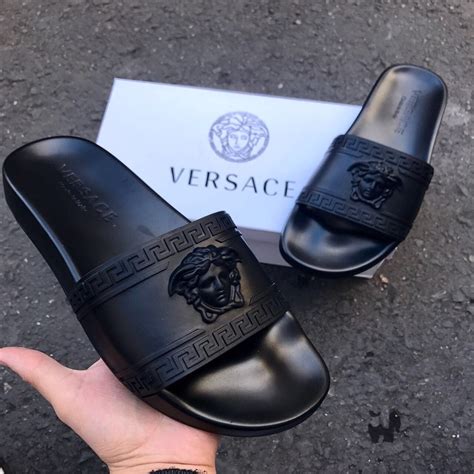 chanclas versace de hombre|Sandalias y chanclas de lujo hombre .